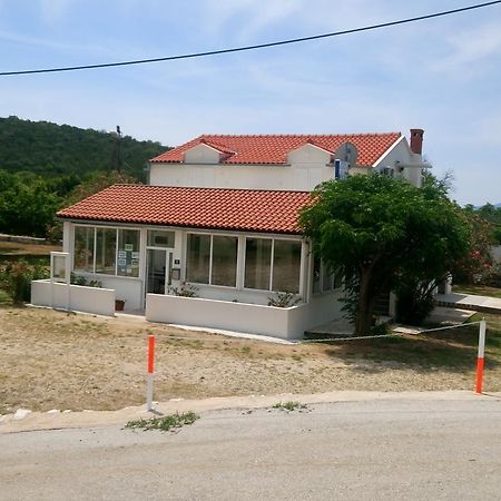 Guesthouse Budima Banići Exteriör bild