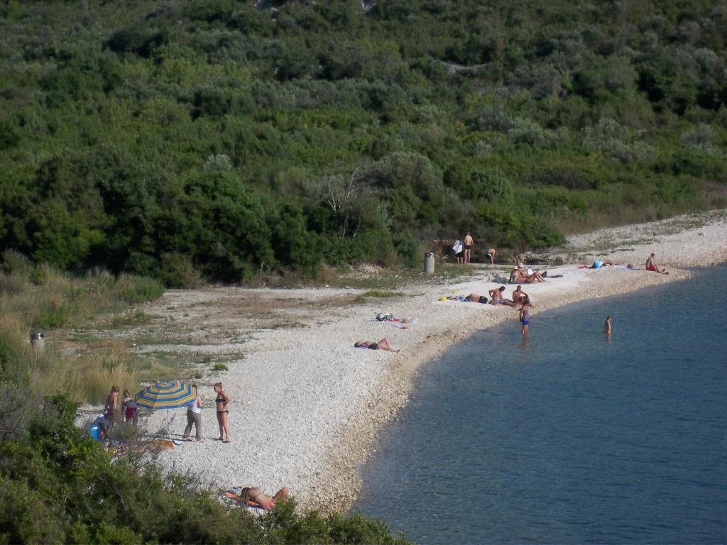 Guesthouse Budima Banići Exteriör bild