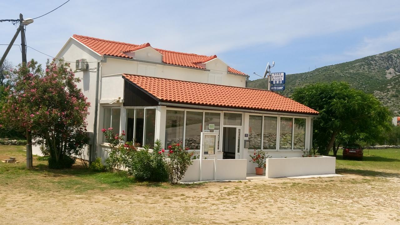 Guesthouse Budima Banići Exteriör bild