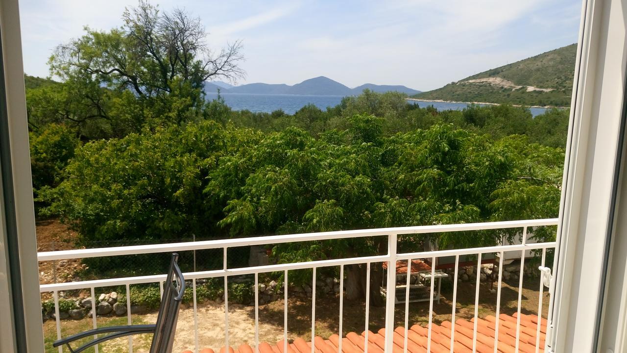 Guesthouse Budima Banići Exteriör bild